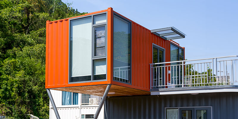 Container-homes-hurricane-proof Outdoor shipping container homestay cabin.